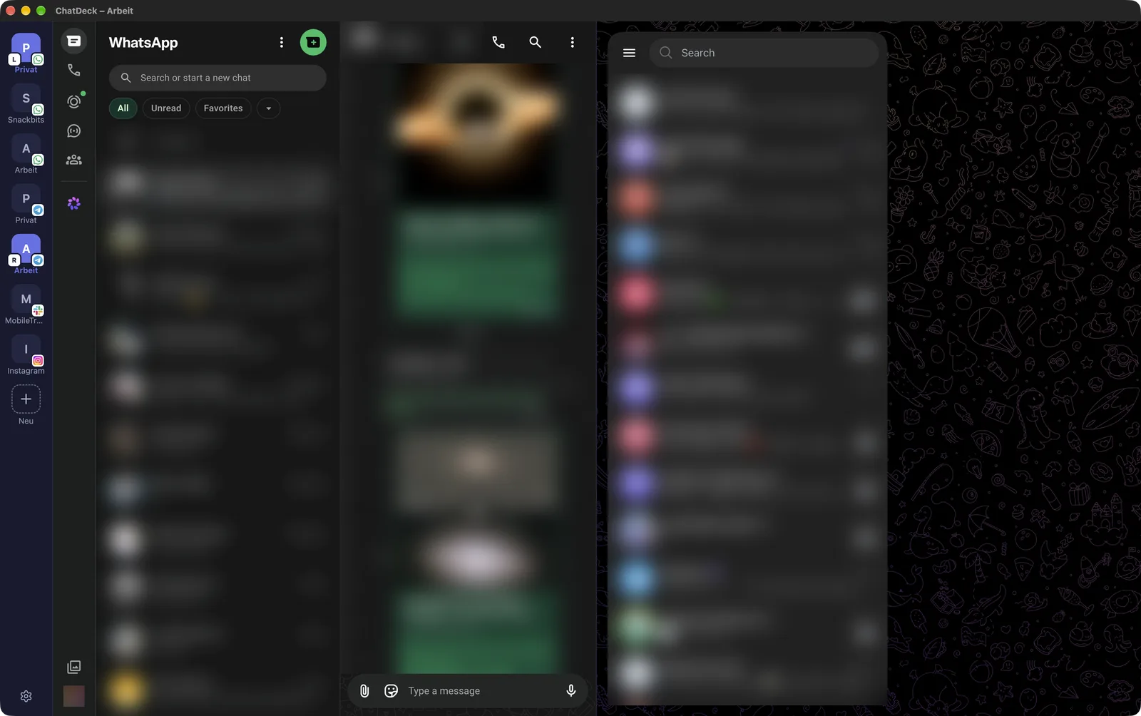 ChatDeck mit WhatsApp-Konto „Privat“ links und Telegram-Konto „Arbeit“ rechts nebeneinander; die beiden Kacheln in der Seitenleiste tragen „L“ und „R“; Chats unkenntlich gemacht